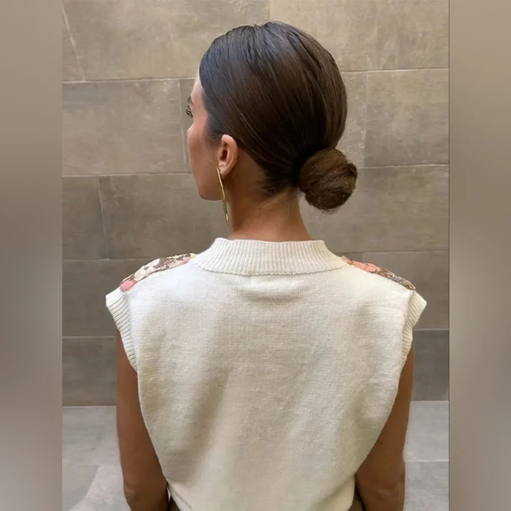 Fashion flower sequins knitted v-neck sleeveless pullover - Picture 2 of 4